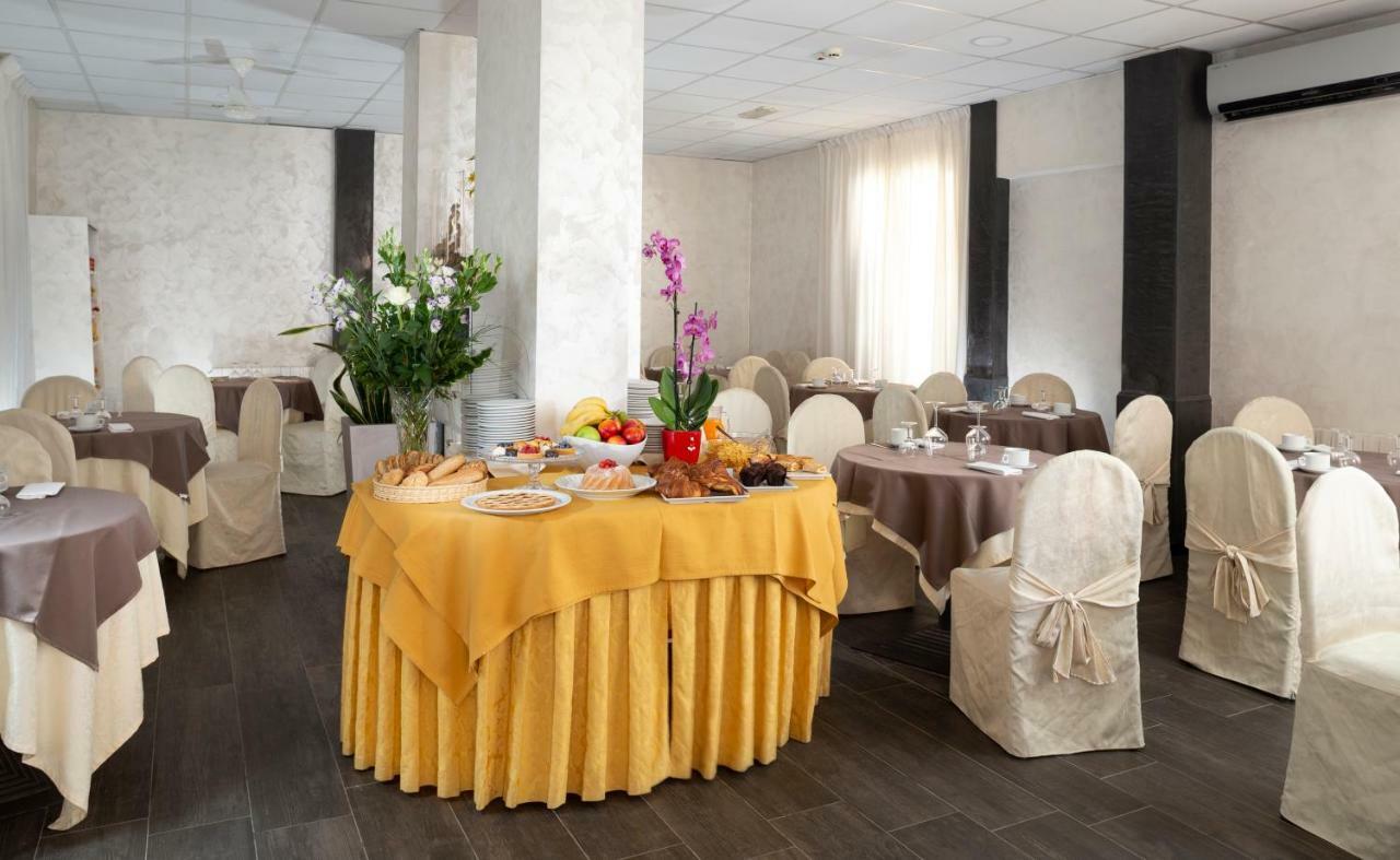 Hotel Saxon Rimini Eksteriør billede